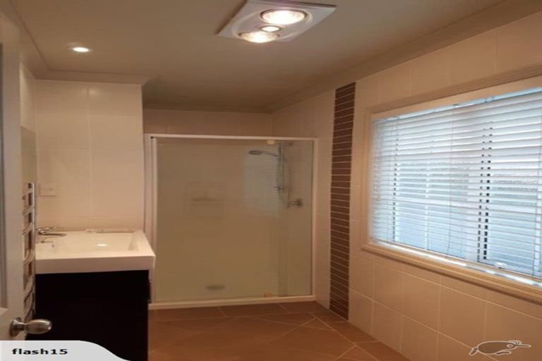 Photo of property in 4 Nirmal Place, Sunnyvale, Auckland, 0612