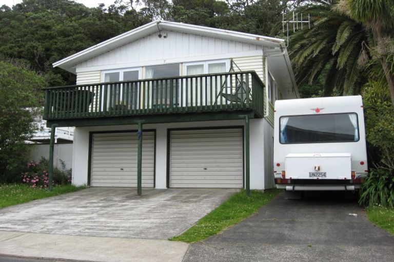Photo of property in 7 Waiwera Place, Waiwera, Orewa, 0994