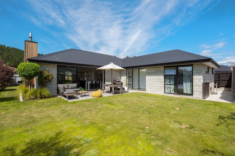 Photo of property in 28 Grigg Drive, Witherlea, Blenheim, 7201