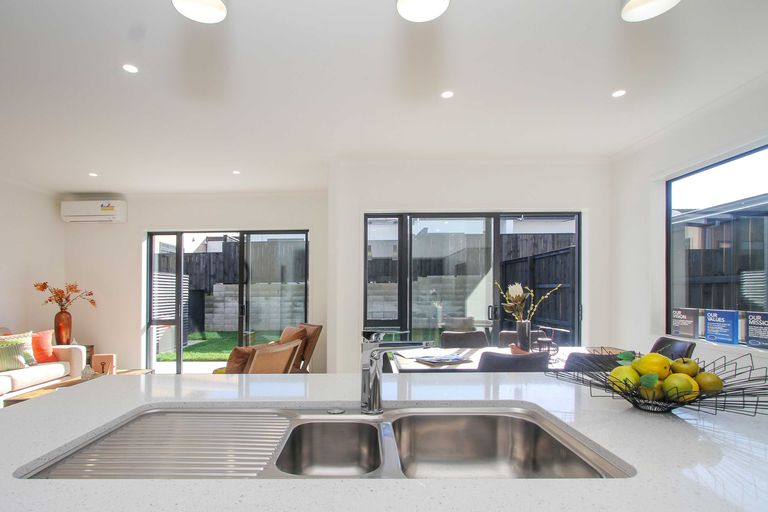 Photo of property in 28 Onekiritea Road, Hobsonville, Auckland, 0616