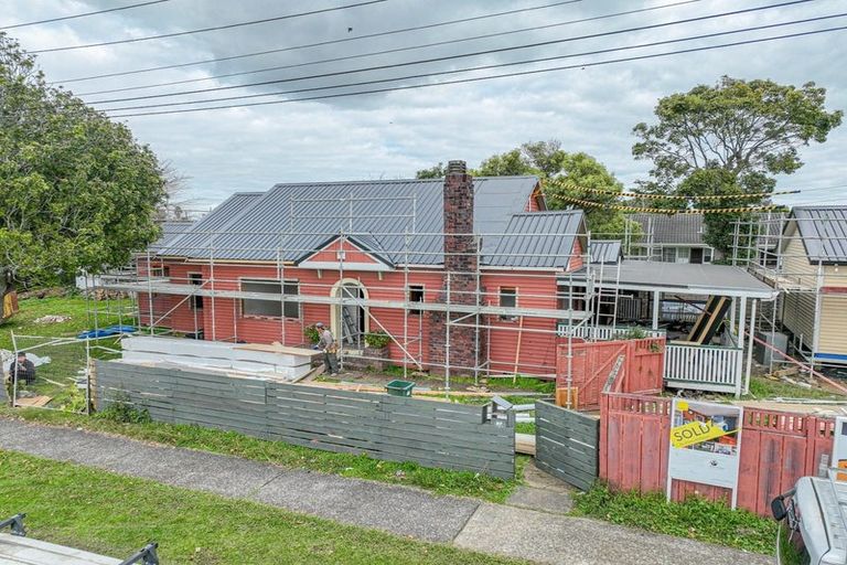 Photo of property in 37 Rosella Road, Mangere East, Auckland, 2024