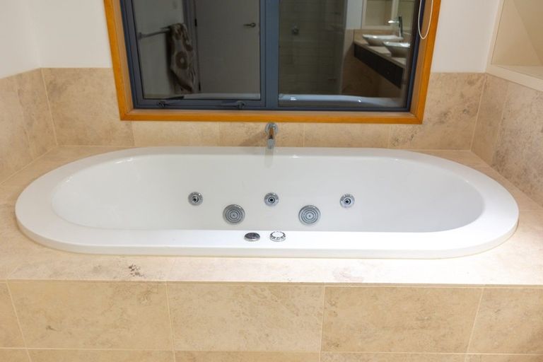 Photo of property in 6 Dry Hills Rise, Riverlands, Blenheim, 7274