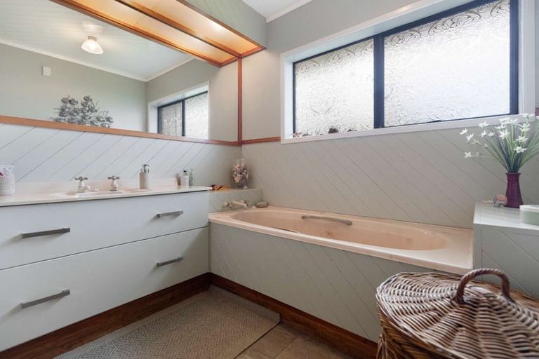 Photo of property in 7 Darlington Street, Ngatea, 3503