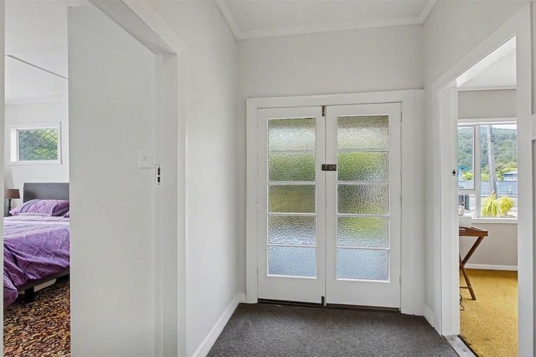 Photo of property in 12 Corbett Street, Hector, 7822