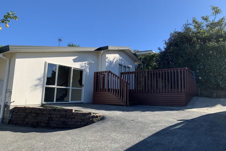 Photo of property in 12 Piper Place, Goodwood Heights, Auckland, 2105