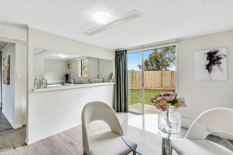 Photo of property in 125a Vodanovich Road, Te Atatu South, Auckland, 0610