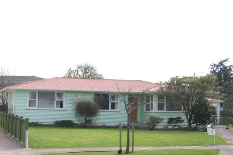 Photo of property in 5 Busby Place, Awapuni, Palmerston North, 4412