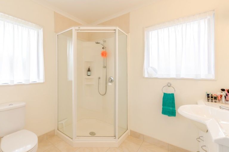 Photo of property in 70 Milne Drive, Paraparaumu, 5032