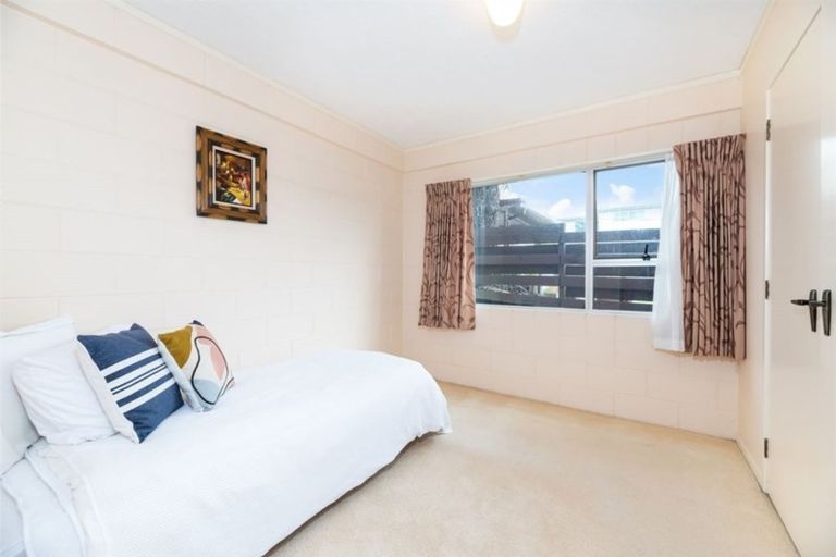 Photo of property in 1/16 Quebec Road, Milford, Auckland, 0620