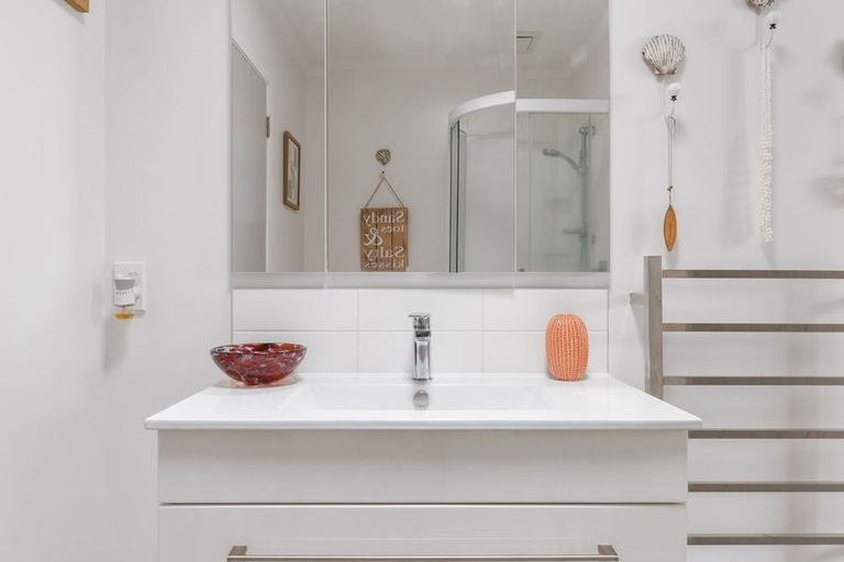 Photo of property in Waterview Estate, 8/4 Greystone Place, Omokoroa, 3114