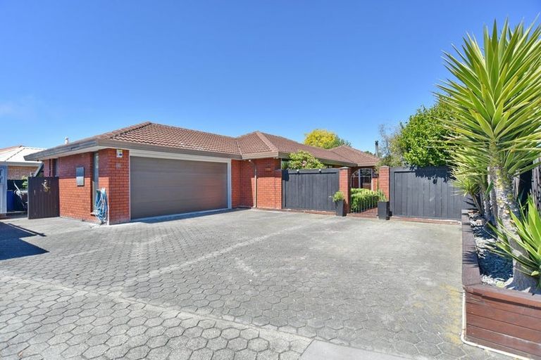 Photo of property in 11 Ludlow Place, Parklands, Christchurch, 8083