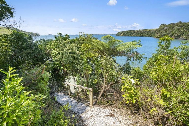 Photo of property in 12 Clinton Road, Tawharanui Peninsula, Warkworth, 0986