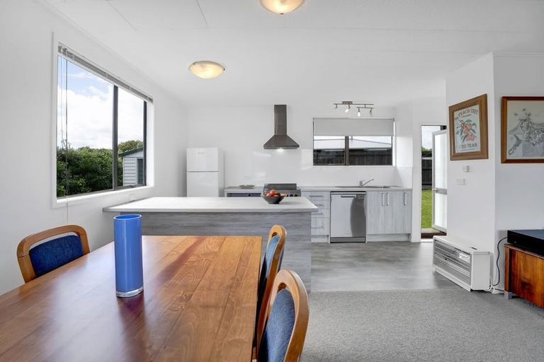 Photo of property in 18 Pohutukawa Drive, Opunake, 4616