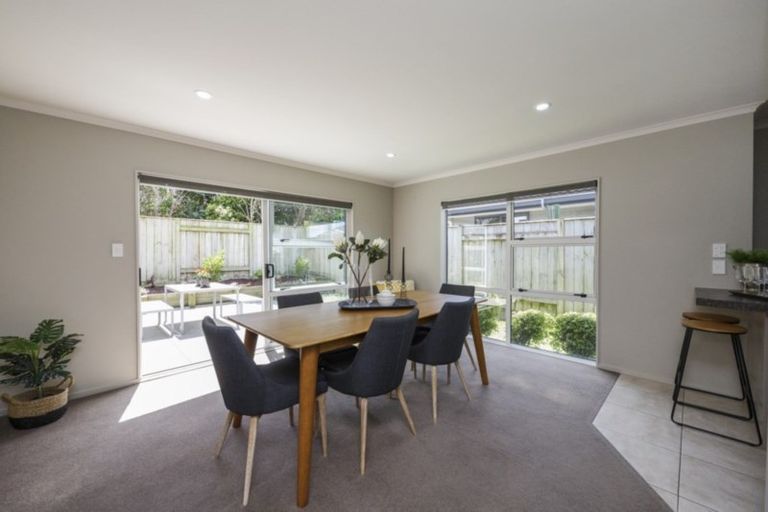 Photo of property in 1 Lorenzo Place, Kelvin Grove, Palmerston North, 4414