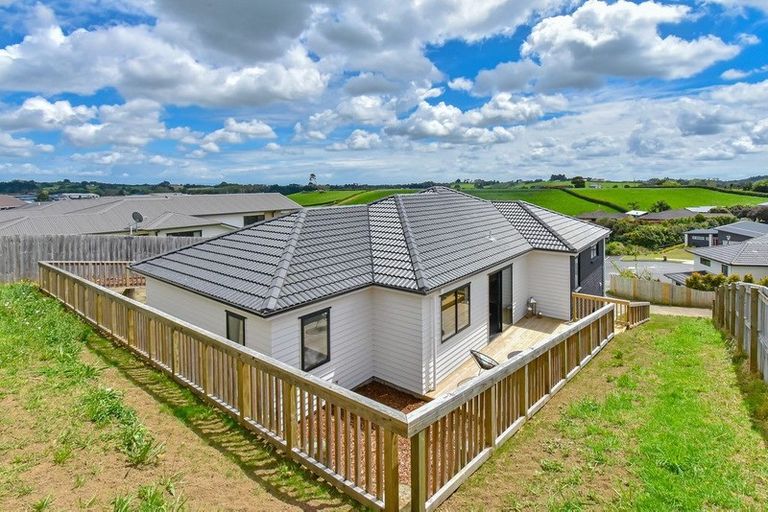 Photo of property in 135 Isabella Drive, Pukekohe, 2120