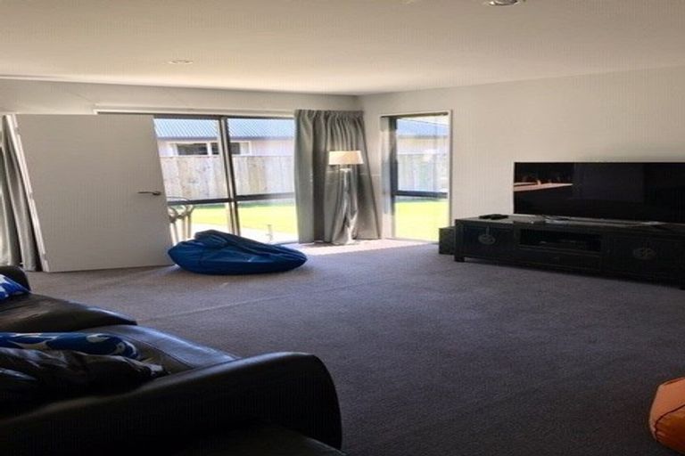 Photo of property in 16 Cone Peak Close, Lake Hayes, Queenstown, 9304