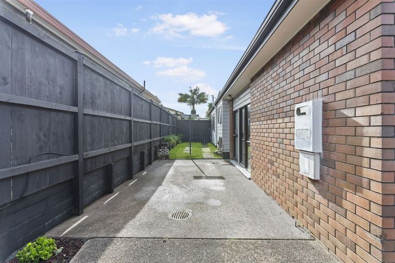 Photo of property in 3 Citation Way, Botany Downs, Auckland, 2010
