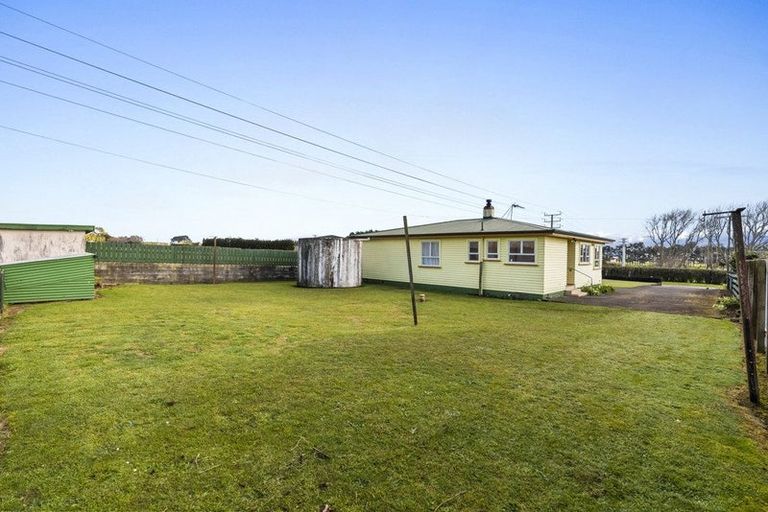 Photo of property in 62 Ninia Road, Paraite, New Plymouth, 4373