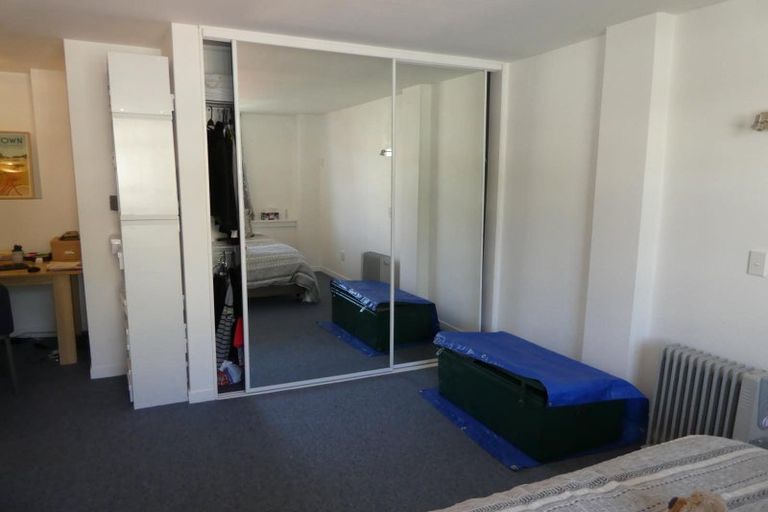 Photo of property in Jerningham Apartments, 20 Oriental Terrace, Oriental Bay, Wellington, 6011