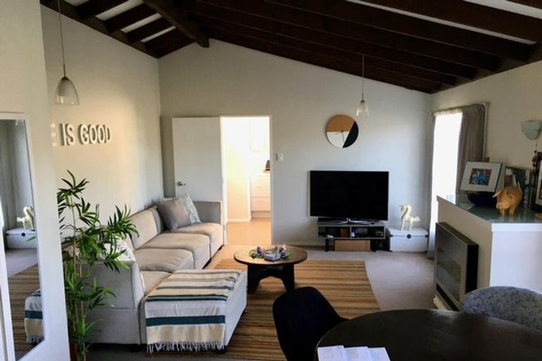 Photo of property in 12 Indira Place, Khandallah, Wellington, 6035