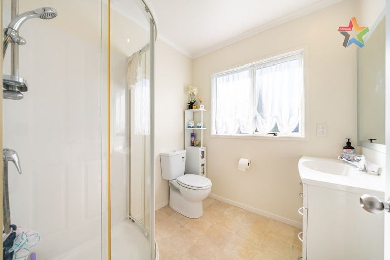 Photo of property in 32 Woodland Mews, Wainuiomata, Lower Hutt, 5014