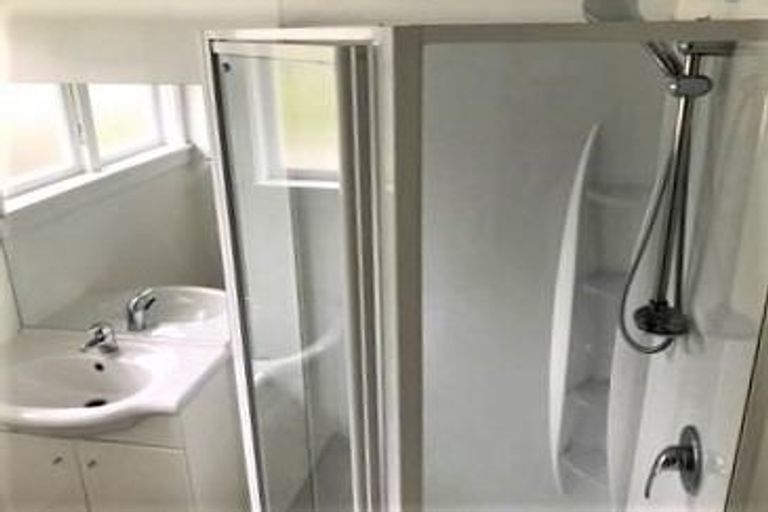 Photo of property in 16 Durham Street, Cannons Creek, Porirua, 5024