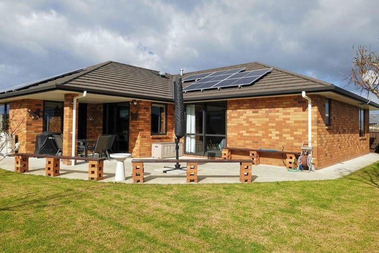 Photo of property in 76 Tamure Place, Ruakaka, 0116