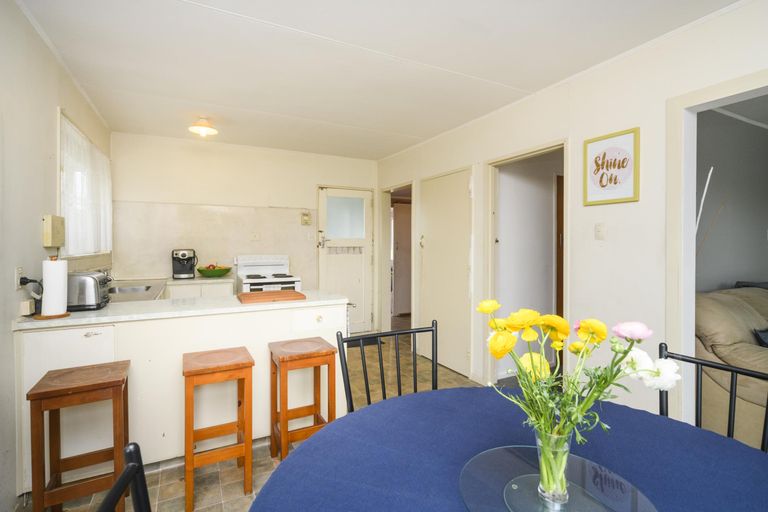 Photo of property in 9 Hinau Place, Cloverlea, Palmerston North, 4412