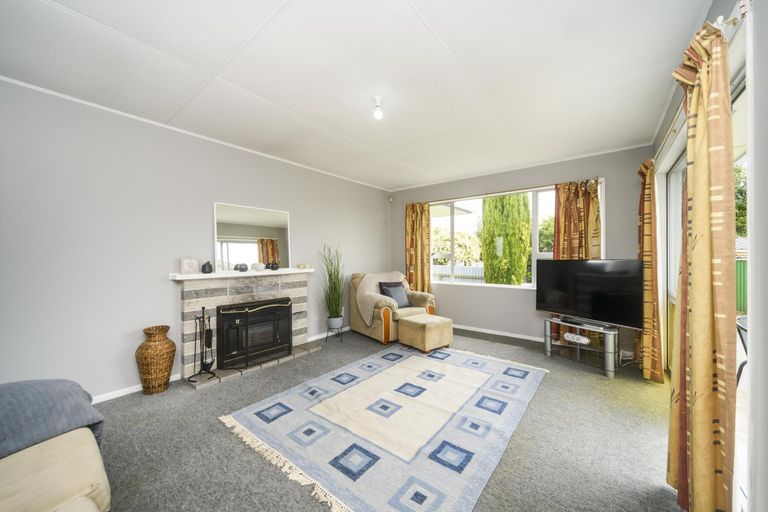 Photo of property in 9 Hinau Place, Cloverlea, Palmerston North, 4412