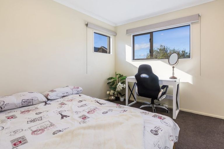 Photo of property in 8 Bowman Place, Whitby, Porirua, 5024