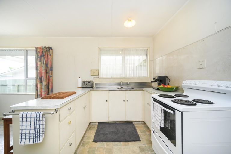 Photo of property in 9 Hinau Place, Cloverlea, Palmerston North, 4412