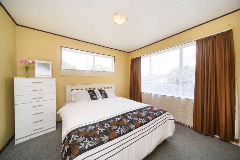 Photo of property in 9 Hinau Place, Cloverlea, Palmerston North, 4412