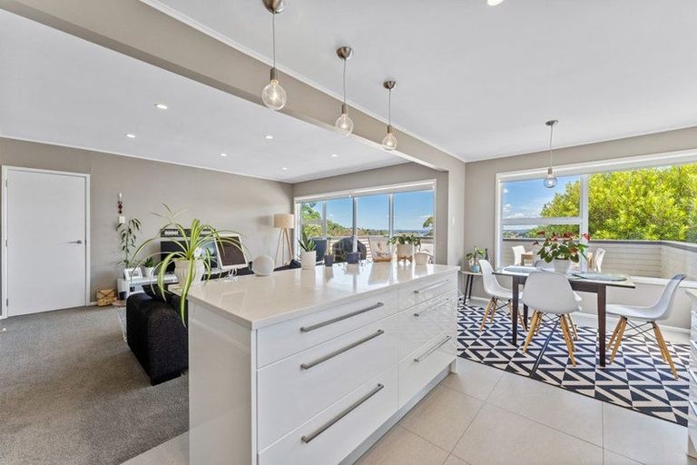Photo of property in 21 Seon Place, Birkdale, Auckland, 0626