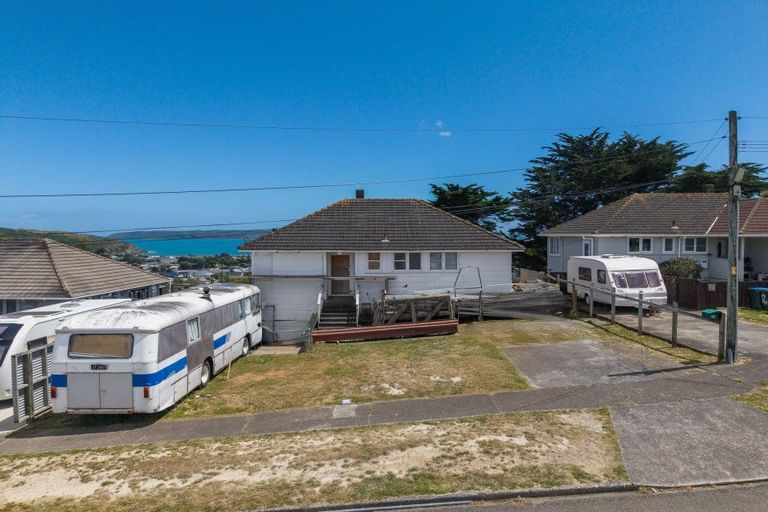 Photo of property in 27 Spur Grove, Titahi Bay, Porirua, 5022