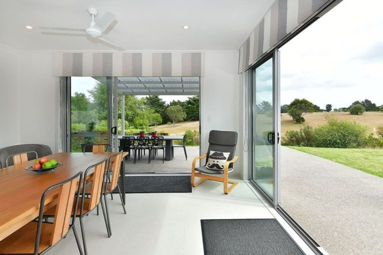 Photo of property in 37a Shakespear Road, Army Bay, Whangaparaoa, 0930