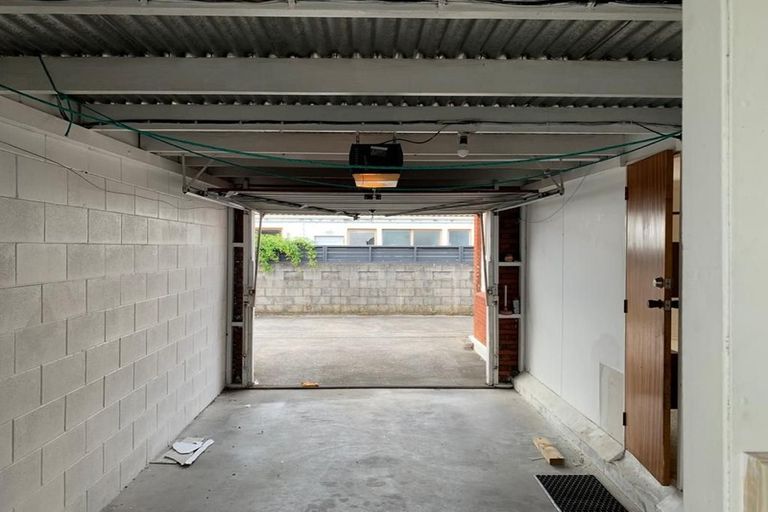 Photo of property in 2/126 Astley Avenue, New Lynn, Auckland, 0600