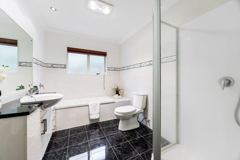 Photo of property in 54 Leafield Crescent, Henderson, Auckland, 0612