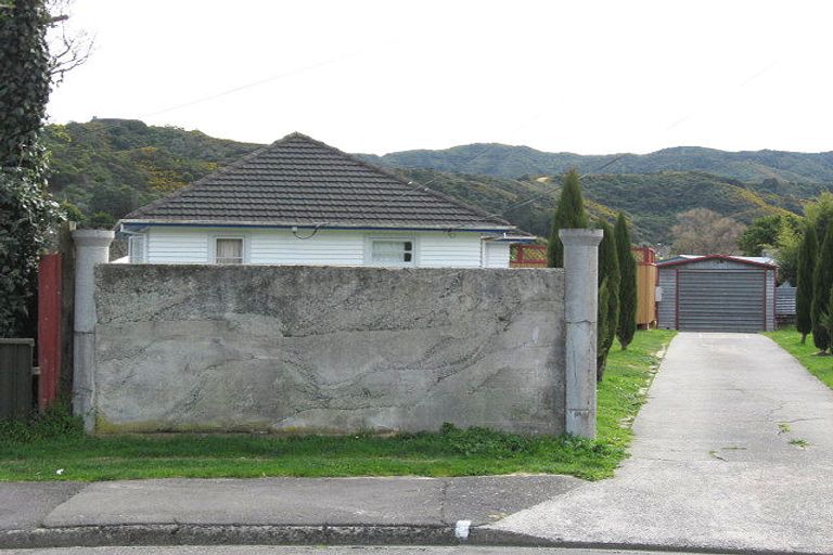 Photo of property in 18 Mckay Street, Wainuiomata, Lower Hutt, 5014