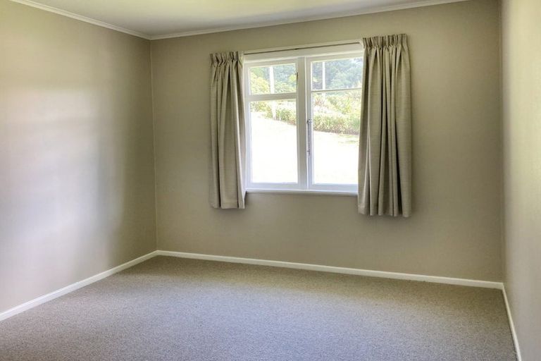 Photo of property in 16 Lincoln Street, Picton, 7220