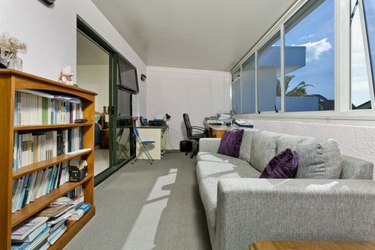 Photo of property in 43 Crestview Place, Browns Bay, Auckland, 0630