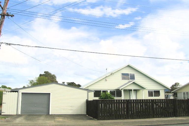 Photo of property in 7 Totara Park Road, Clouston Park, Upper Hutt, 5018