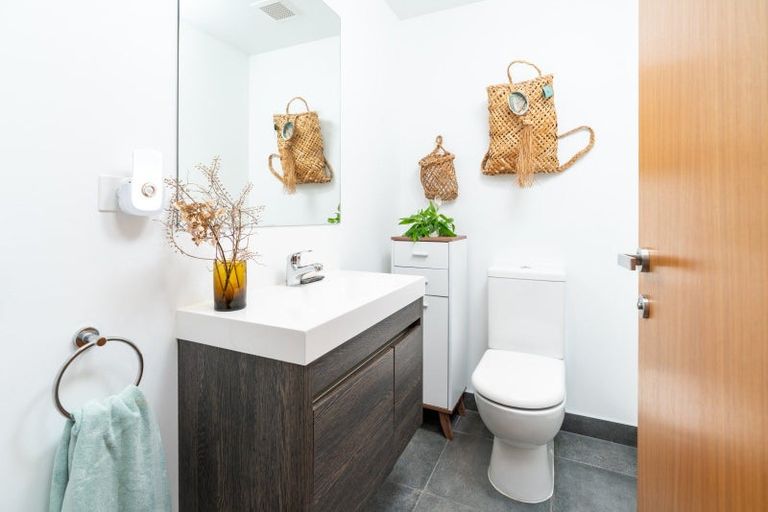 Photo of property in 26 Priscilla Crescent, Kingston, Wellington, 6021