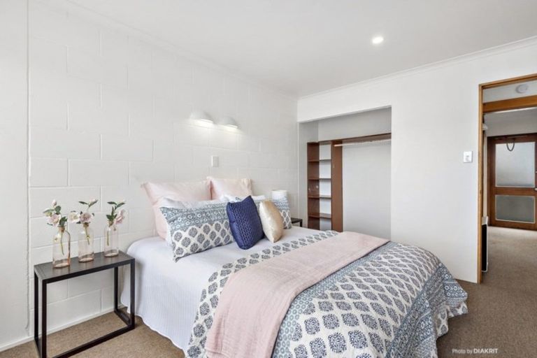 Photo of property in Melksham Towers, 403/131 Brougham Street, Mount Victoria, Wellington, 6011