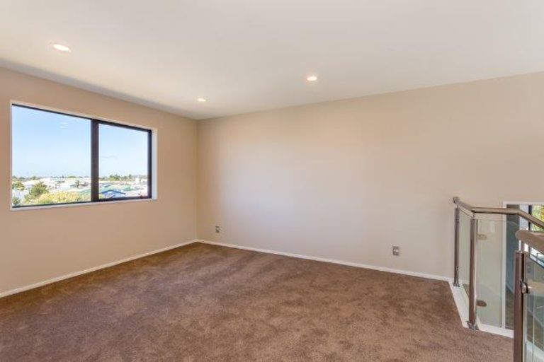 Photo of property in 61a Glenview Road, Glen Eden, Auckland, 0602