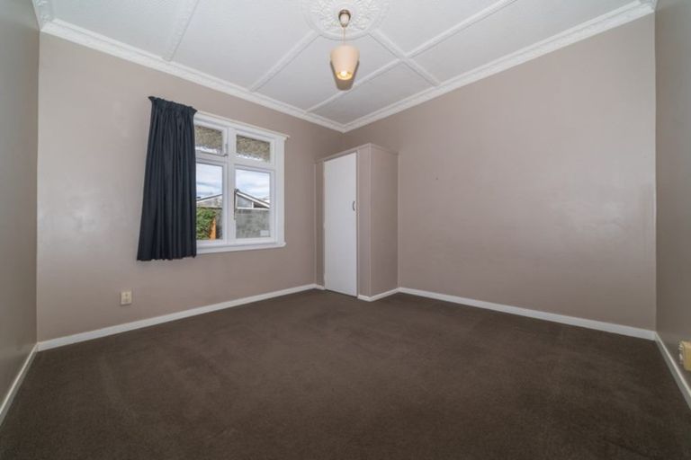 Photo of property in 18 Kowhai Avenue, Takaro, Palmerston North, 4410
