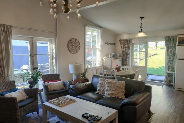 Photo of property in 108 Waikawa Road, Picton, 7220