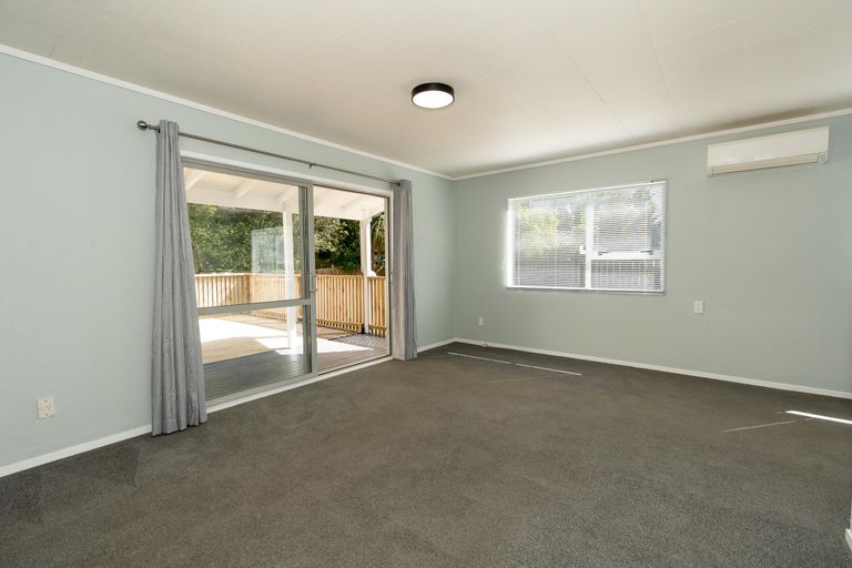 Photo of property in 21 Manor Place, Bader, Hamilton, 3206