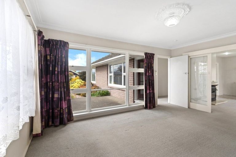 Photo of property in 4 Dunstan Crescent, Hornby, Christchurch, 8042