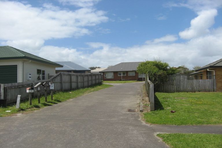 Photo of property in 2/17 Wai Iti Place, Clendon Park, Auckland, 2103