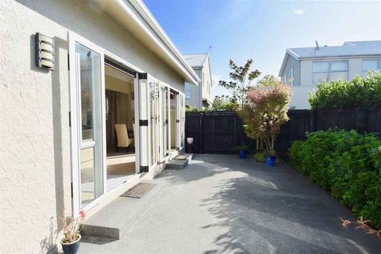 Photo of property in 129 Innes Road, St Albans, Christchurch, 8052
